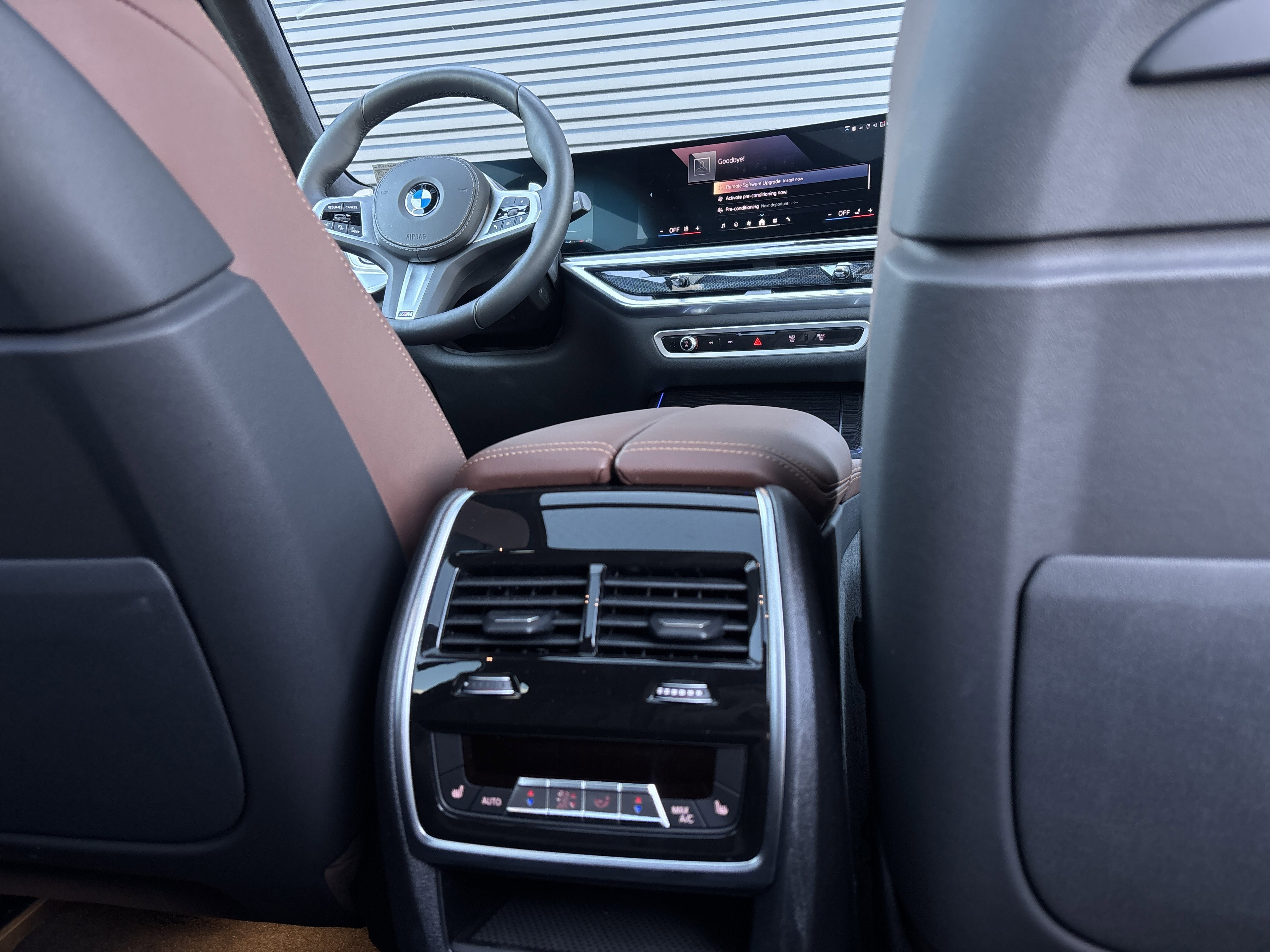 Used 2026 BMW X7 xDrive40i w/ M Sport Package image 24