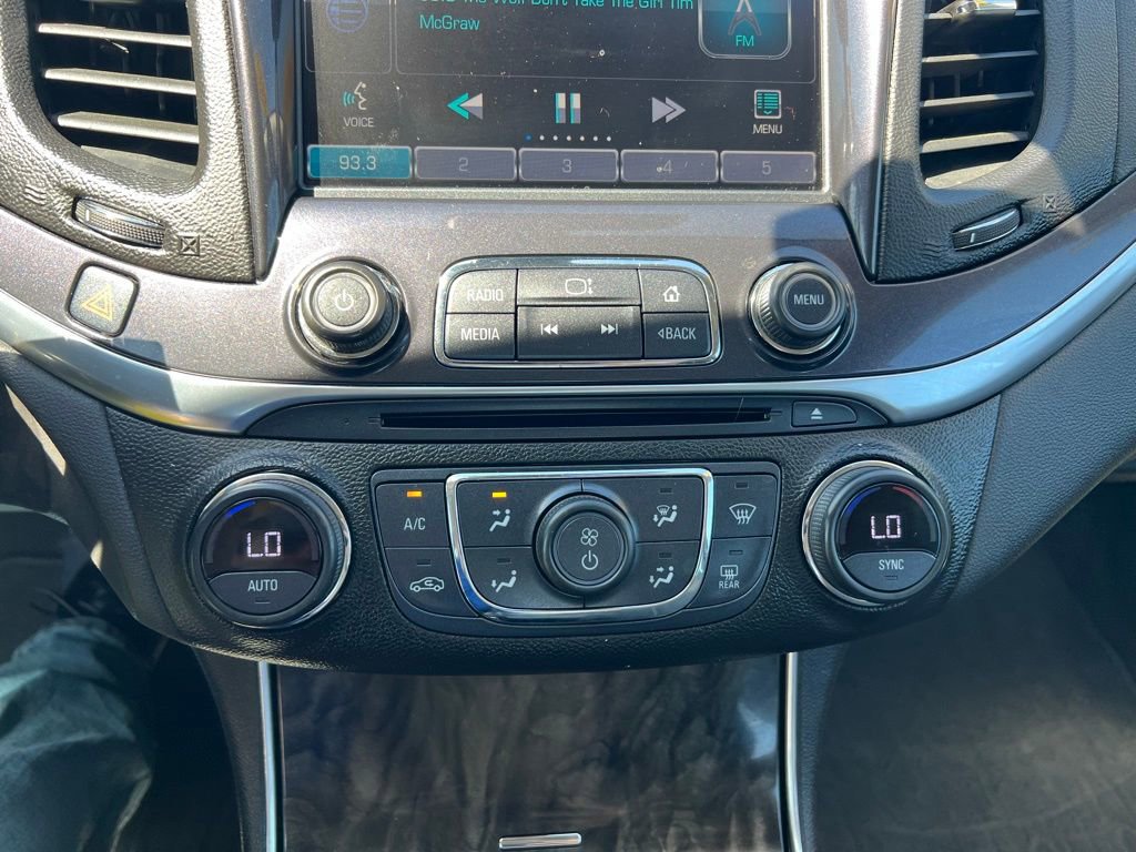 Used 2015 Chevrolet Impala LT w/ Convenience Package FWD image 34