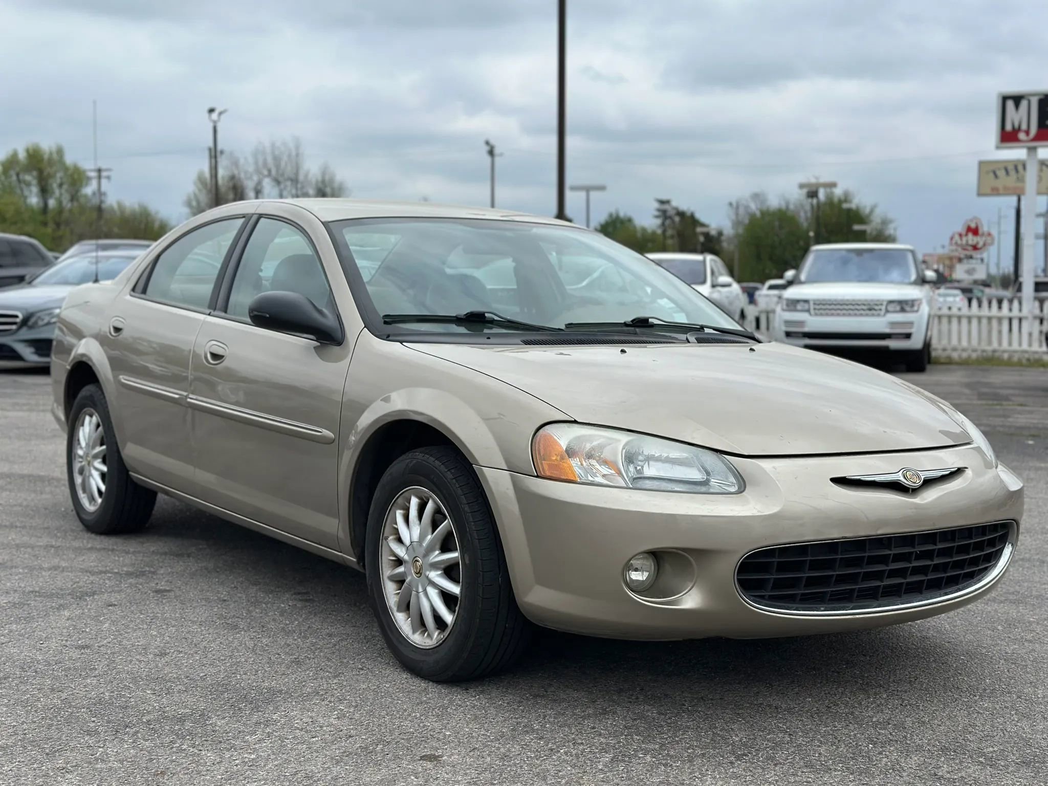 Used 2002 Chrysler Sebring LXi image 4
