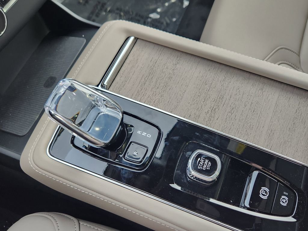 New 2026 Volvo XC90 T8 Plus w/ Protection Package Premier image 10