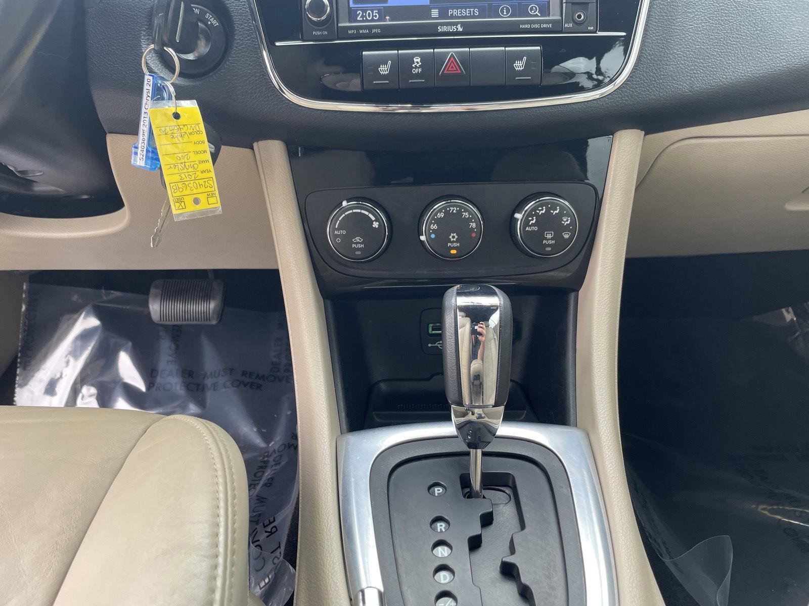 Used 2013 Chrysler 200 Limited FWD image 17