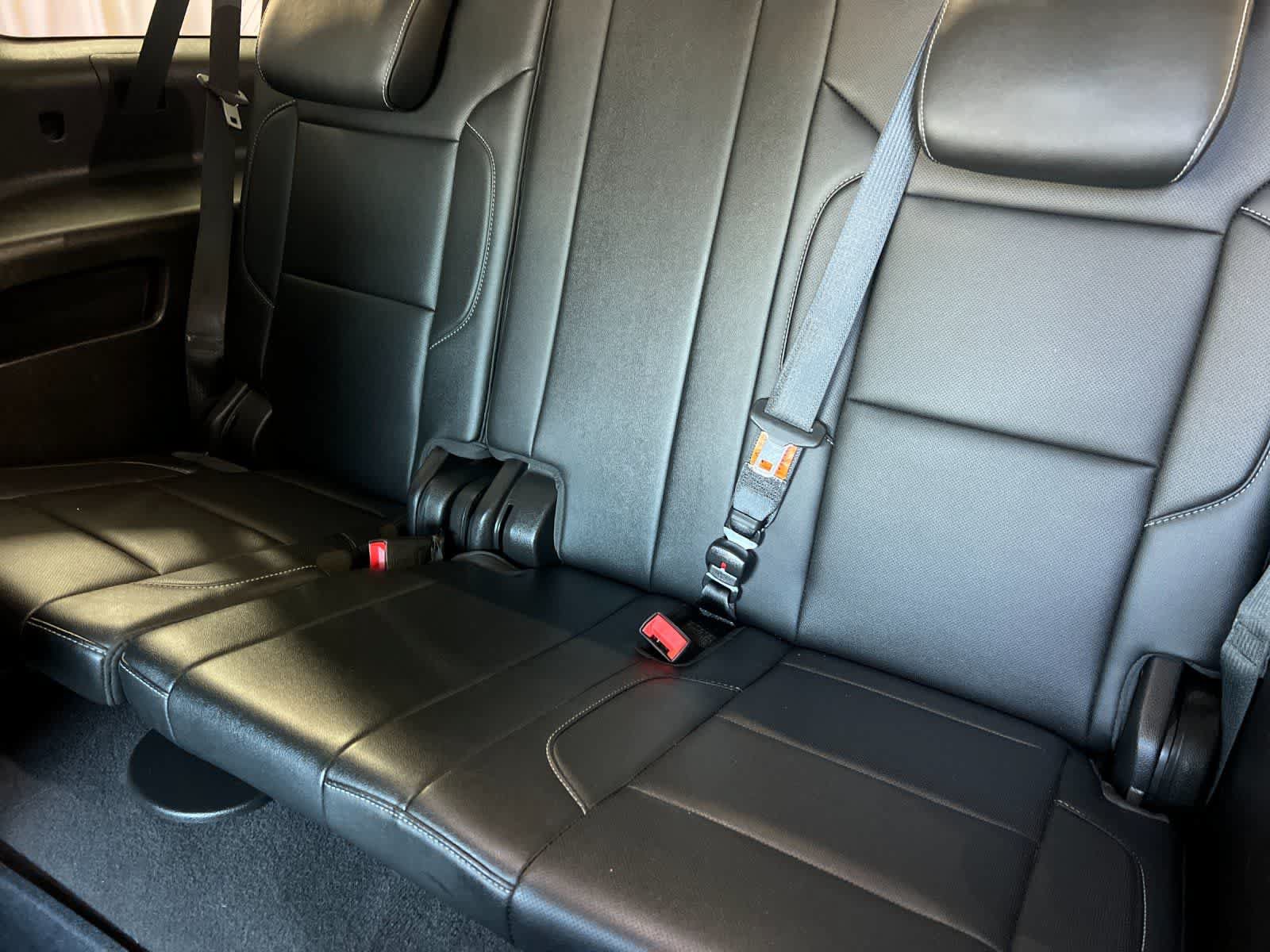 Used 2019 Chevrolet Suburban Premier AWD/4WD image 16