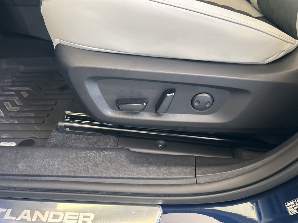 New 2026 Mitsubishi Outlander SE image 40