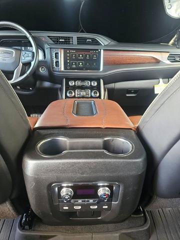 Used 2023 GMC Yukon Denali Ultimate AWD/4WD image 43