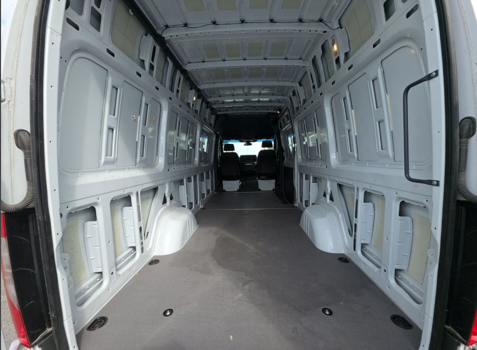 Used 2025 Mercedes-Benz Sprinter 2500 image 6
