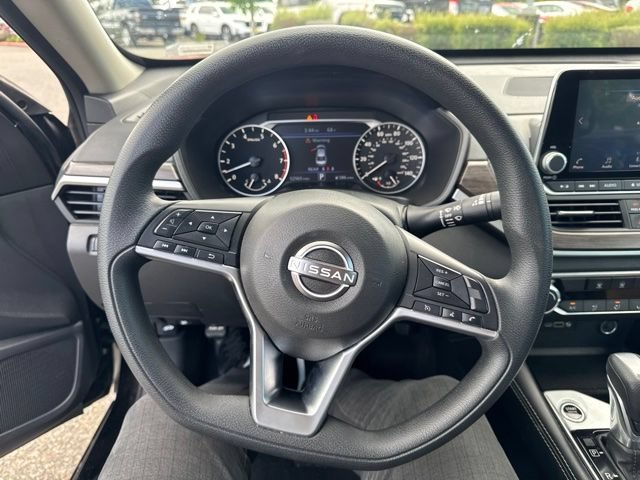 Used 2023 Nissan Altima 2.5 SV FWD image 16