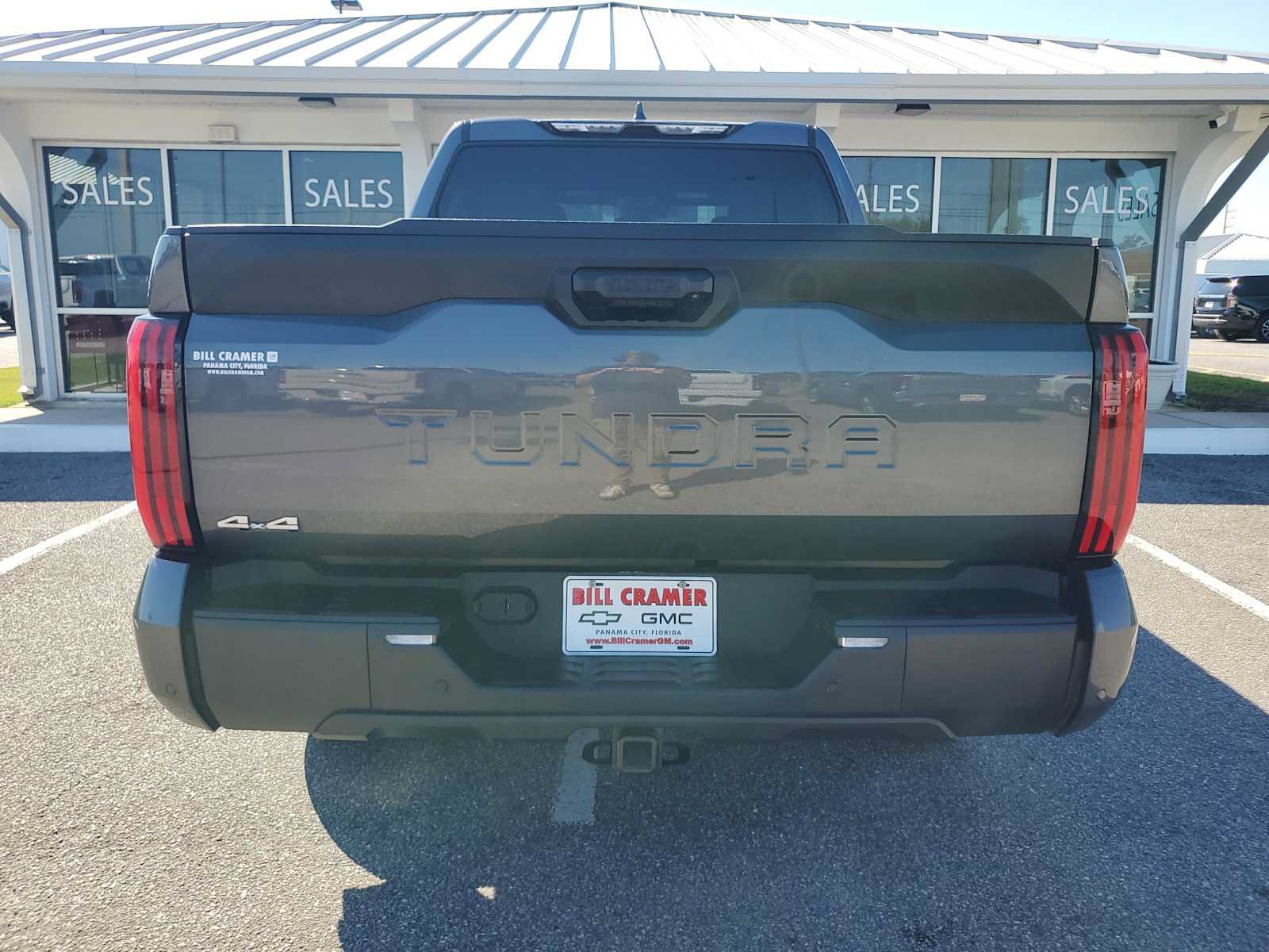 Used 2025 Toyota Tundra SR5 w/ SR5 Convenience Package AWD/4WD image 5