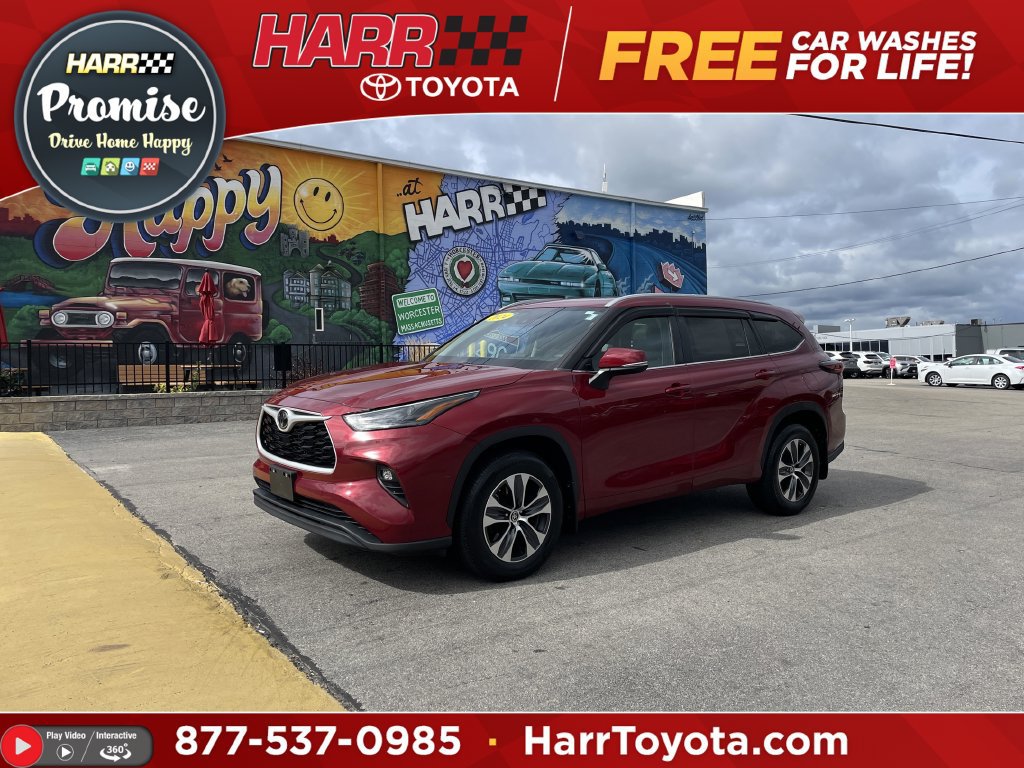 Used 2024 Toyota Highlander XLE