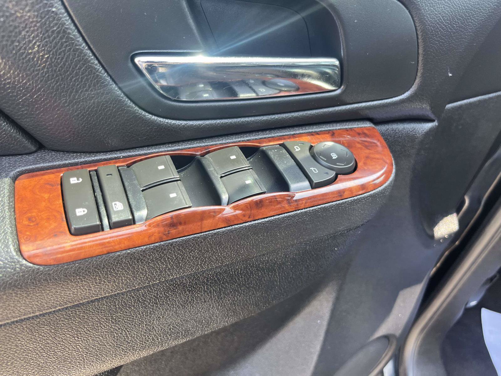Used 2010 Chevrolet Tahoe LT RWD image 15
