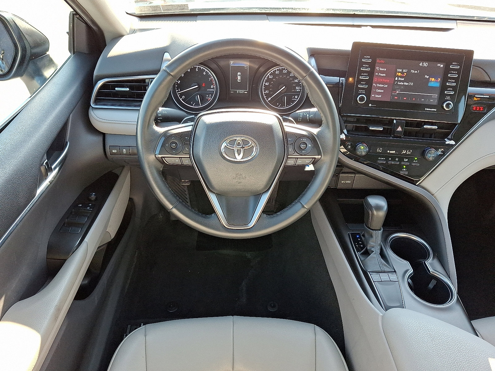 Used 2024 Toyota Camry SE image 13