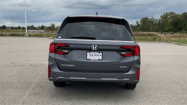 New 2026 Honda Odyssey Touring image 7