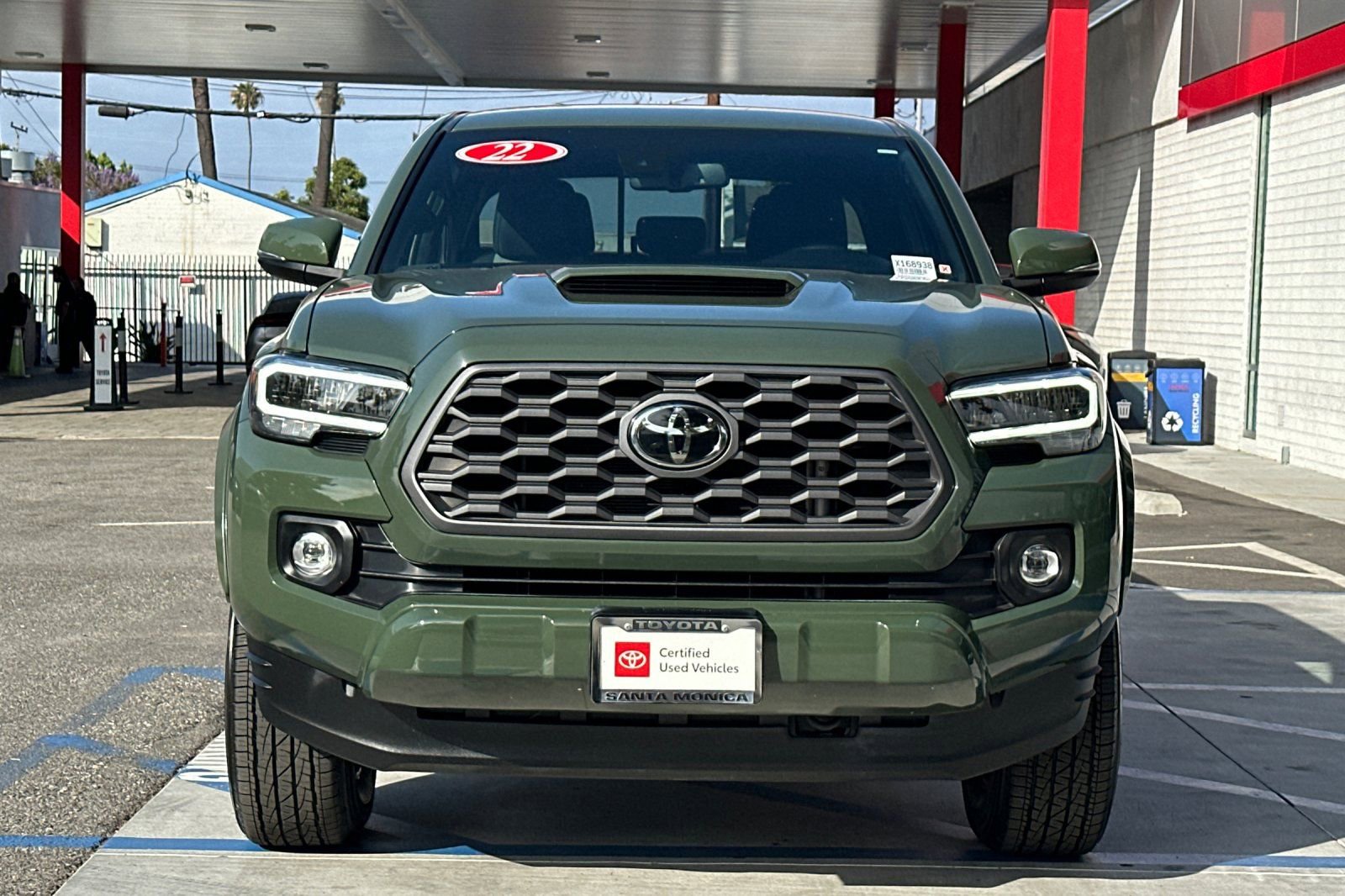 Used 2022 Toyota Tacoma TRD Sport w/ Technology Package RWD image 9