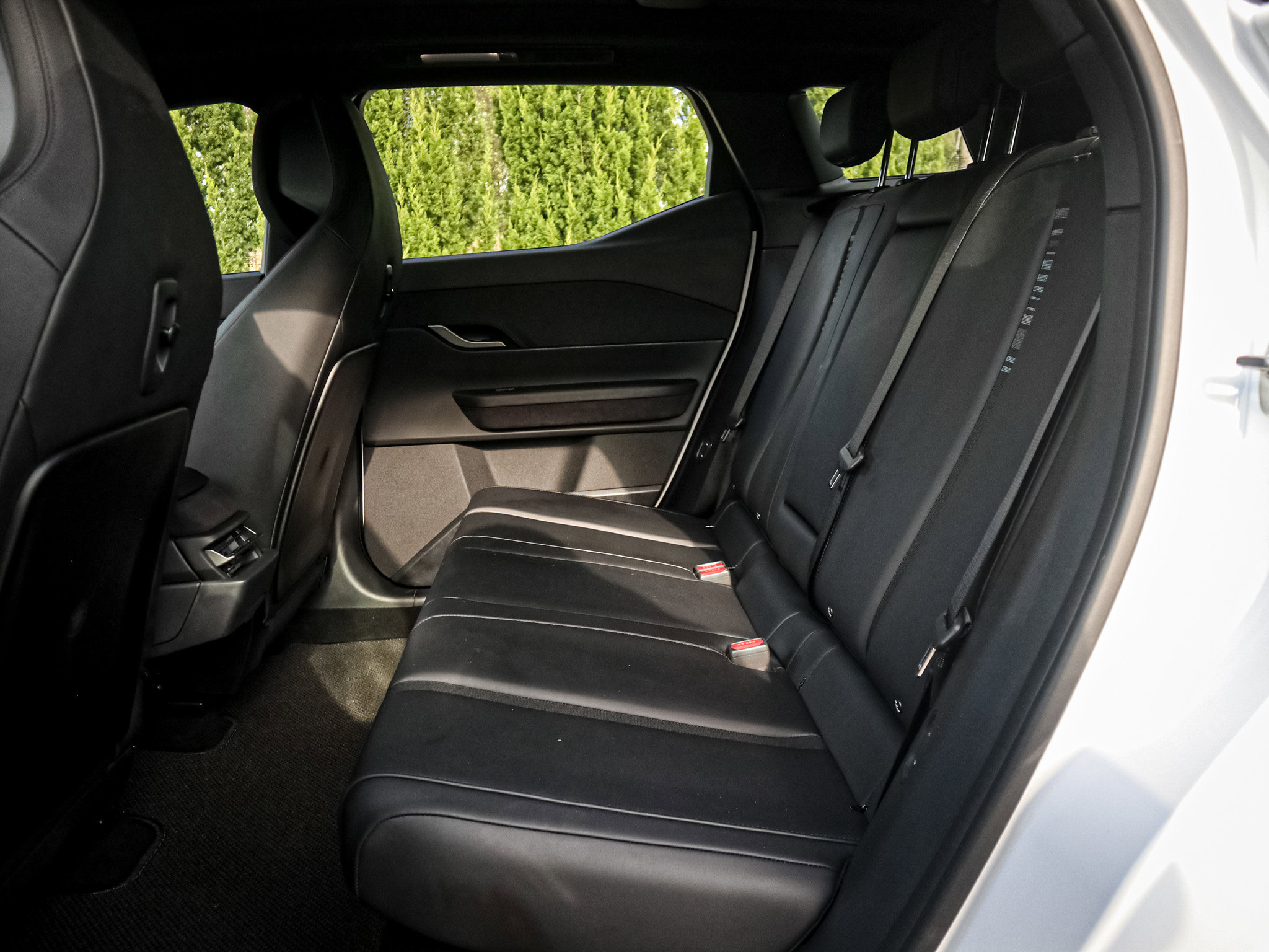 Used 2023 Fisker Ocean Extreme image 30