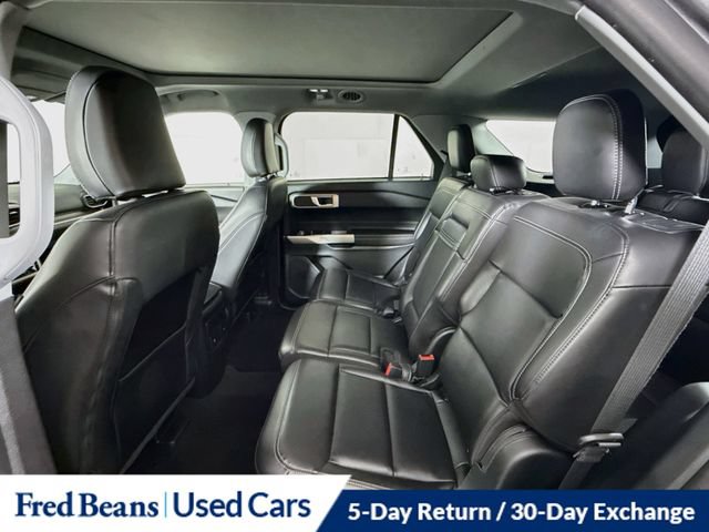 Used 2023 Ford Explorer XLT w/ Equipment Group 202A AWD/4WD image 31