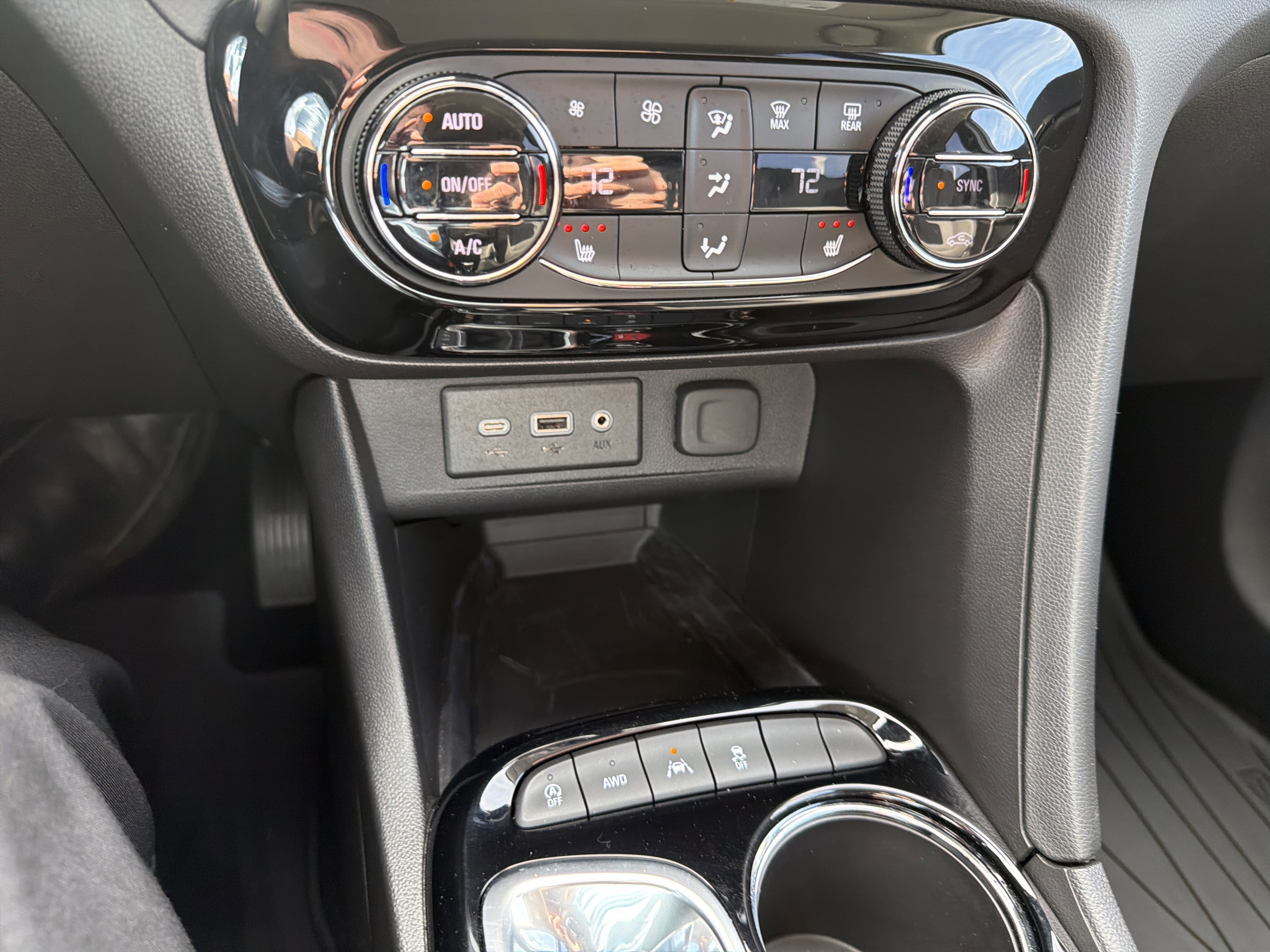 Used 2023 Buick Encore GX Select w/ Safety Package II AWD/4WD image 44