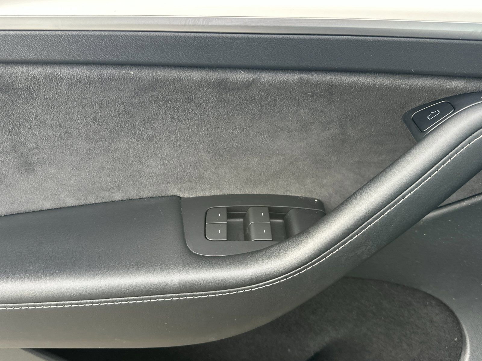 Used 2023 Tesla Model Y Long Range image 11