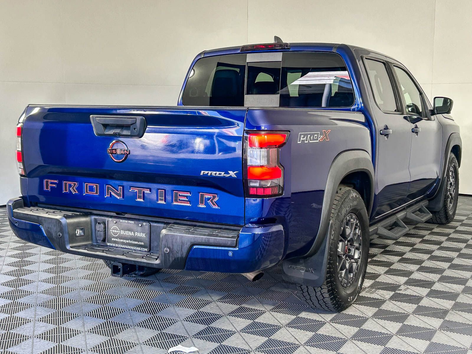 Used 2023 Nissan Frontier Pro-X w/ Pro-X Premium Package image 8