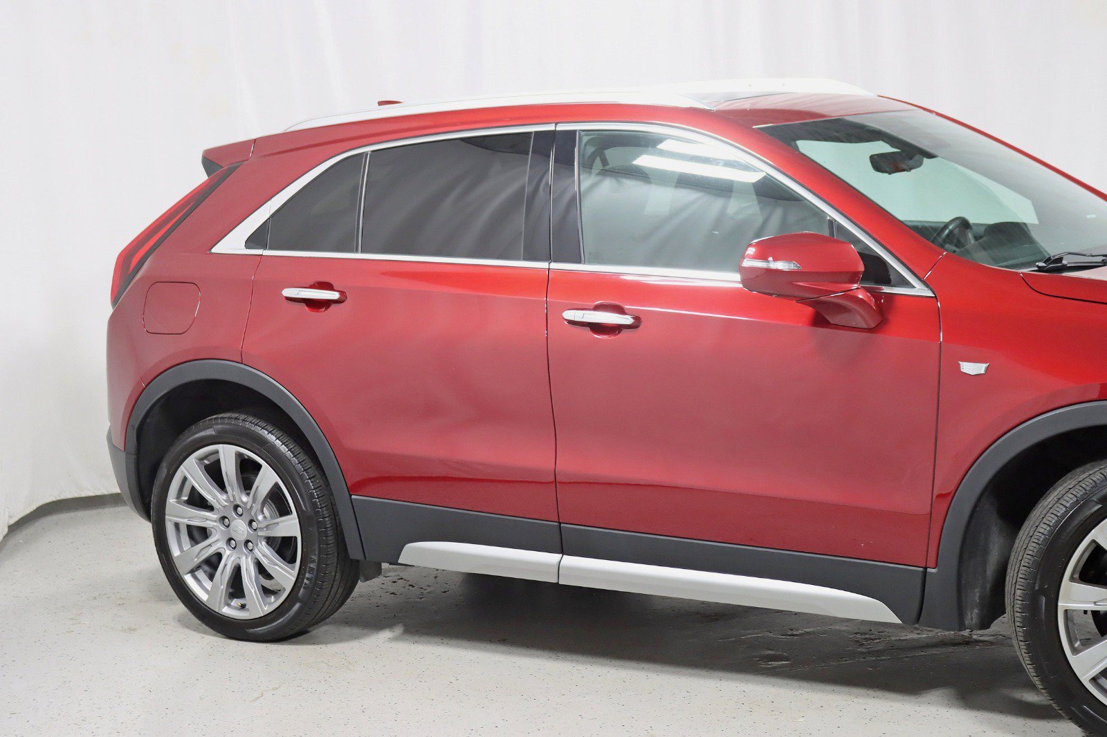 Used 2019 Cadillac XT4 Premium Luxury w/ Enhanced Visibility Package AWD/4WD image 3