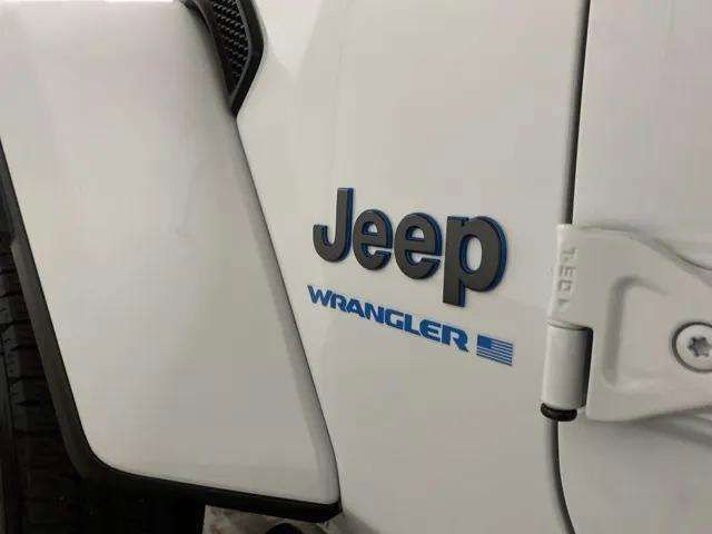 Used 2025 Jeep Wrangler Unlimited Sahara w/ Safety Group image 94