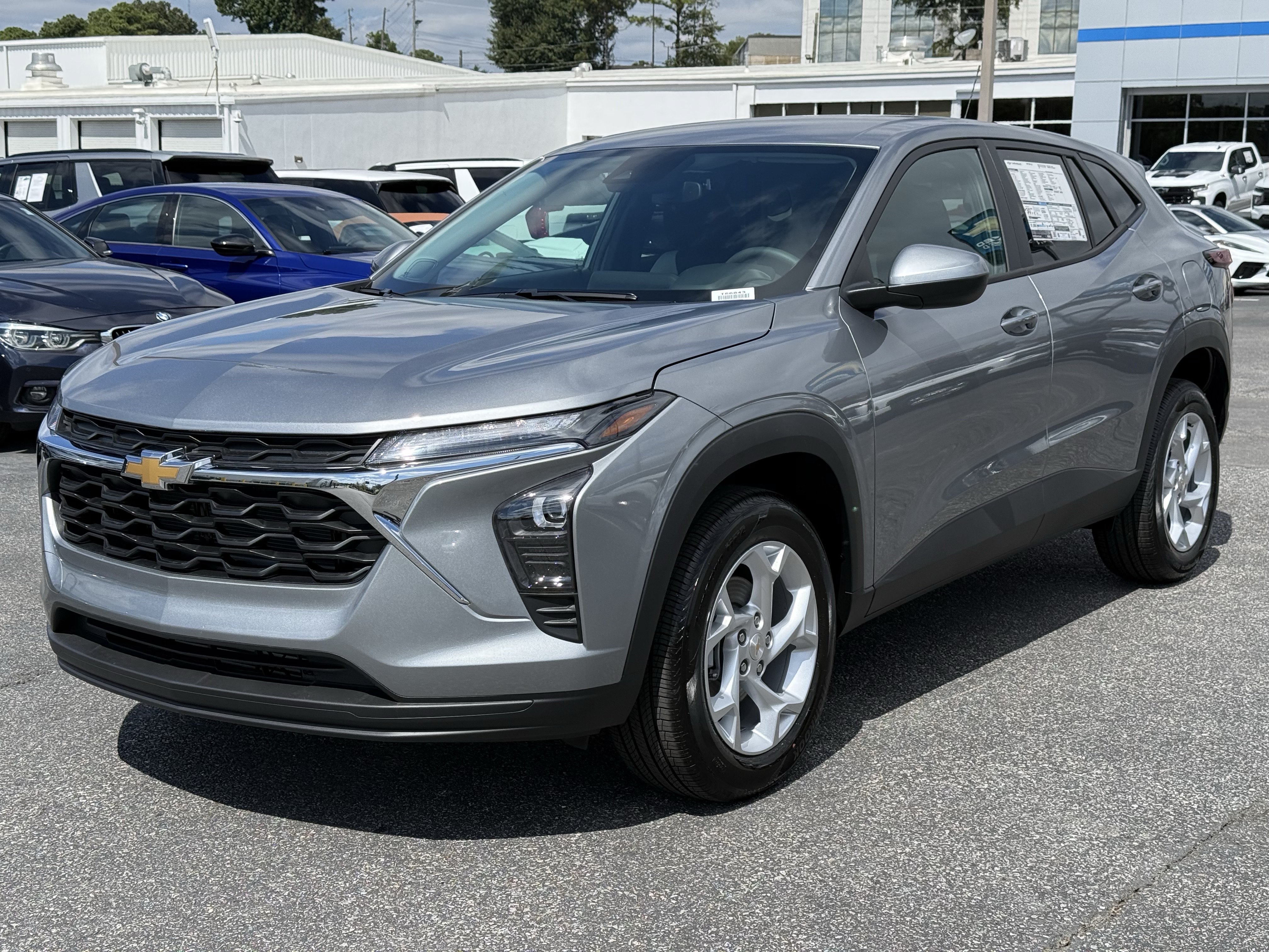 New 2026 Chevrolet Trax LS w/ LS Convenience Package FWD image 5