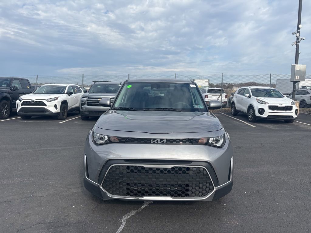 Used 2023 Kia Soul LX w/ LX Technology Package image 8