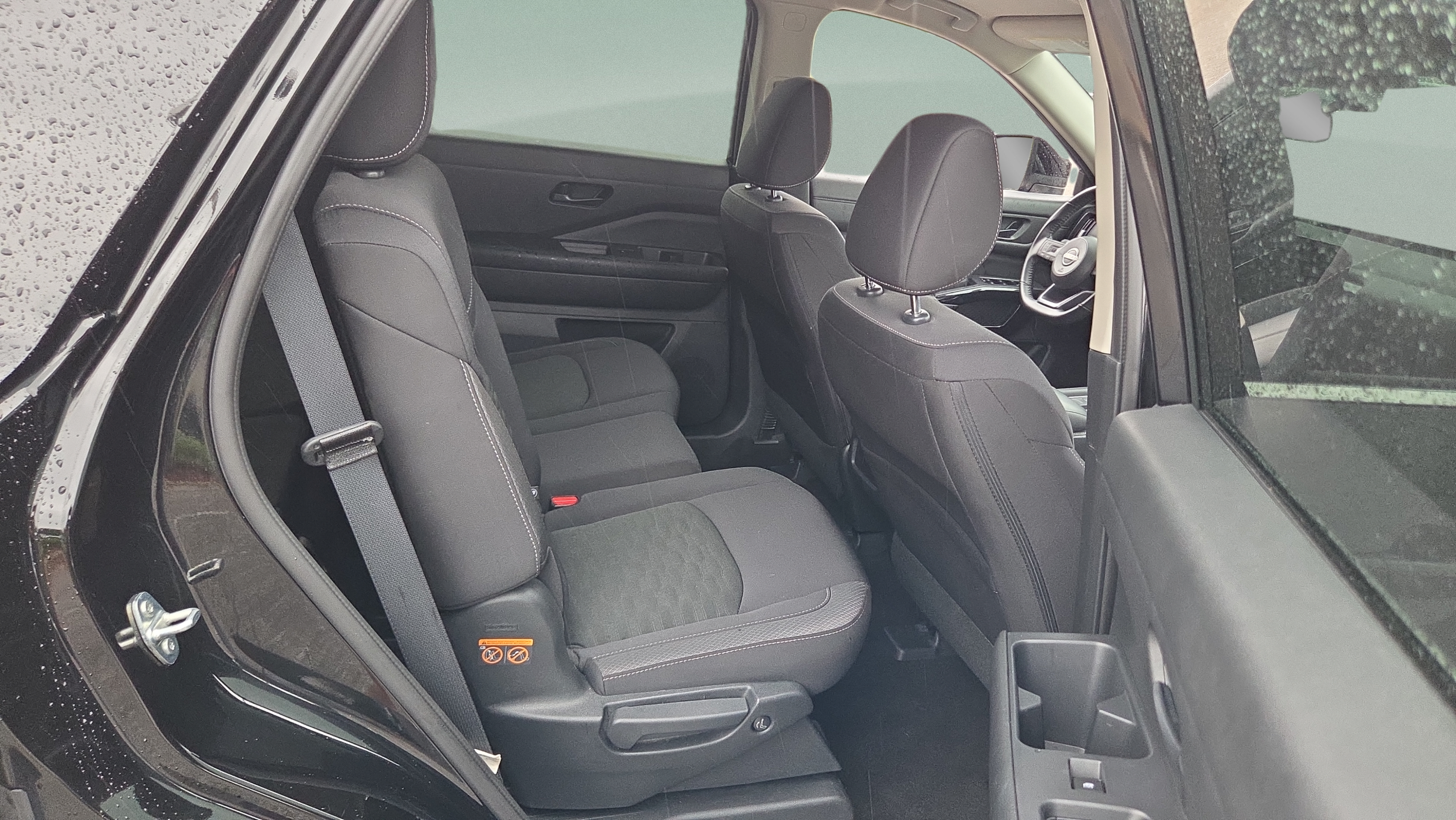 Used 2024 Nissan Pathfinder SV FWD image 17
