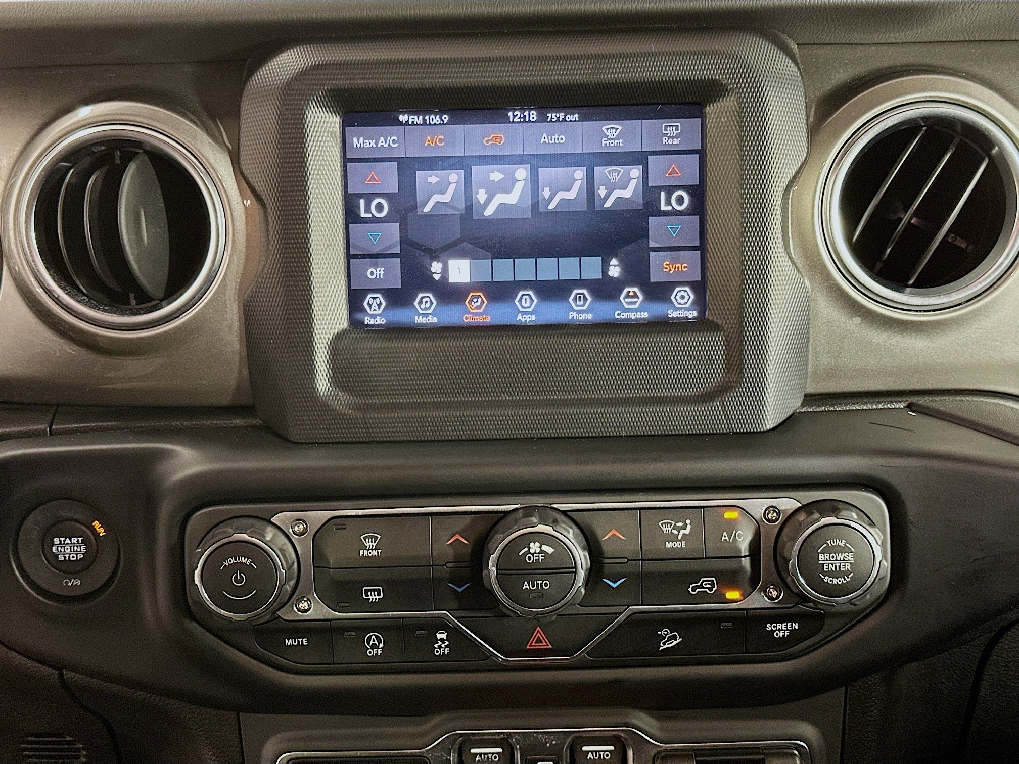 Used 2019 Jeep Wrangler Unlimited Sahara w/ LED Lighting Group image 22