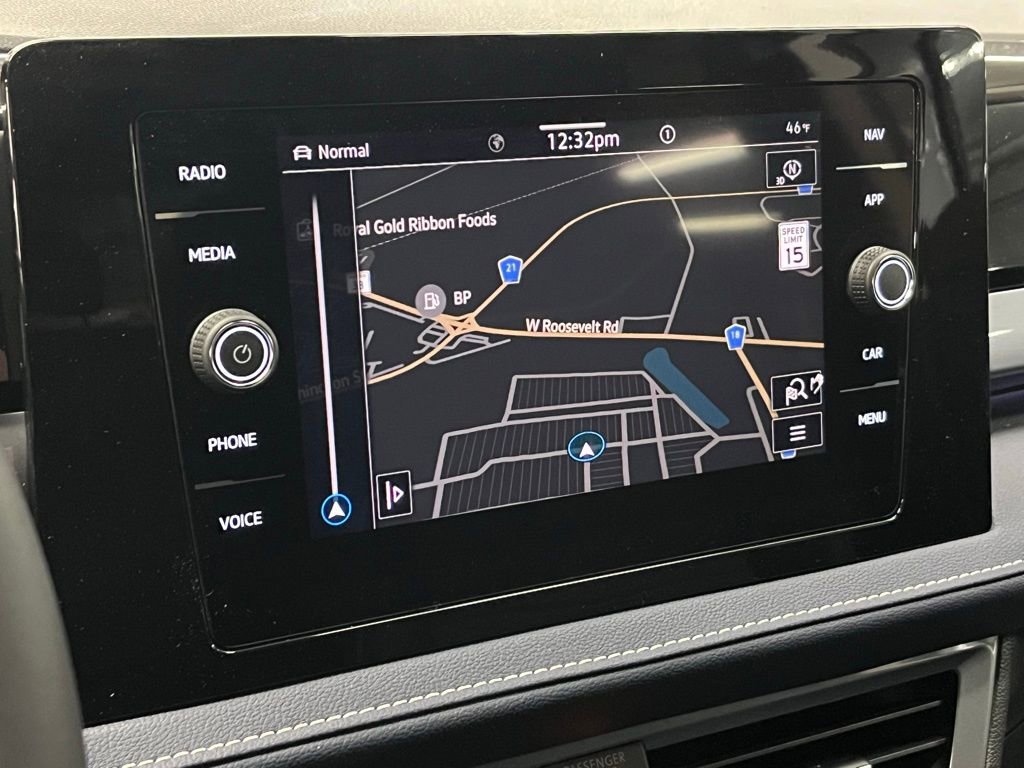 New 2025 Volkswagen Taos SEL image 29