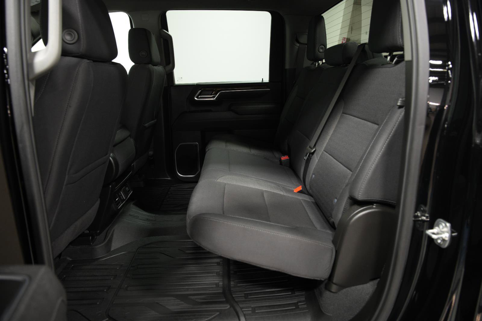 Used 2025 GMC Sierra 2500 SLE w/ SLE Value Package; image 19