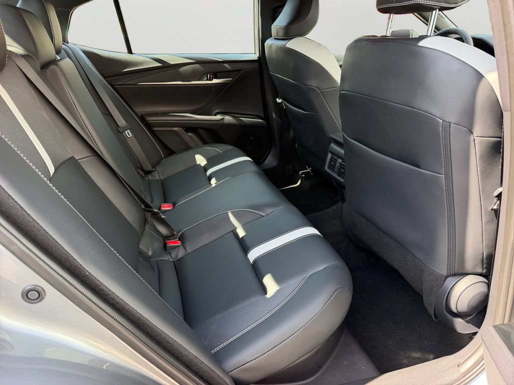 Used 2026 Toyota Camry SE w/ Convenience Package FWD image 9
