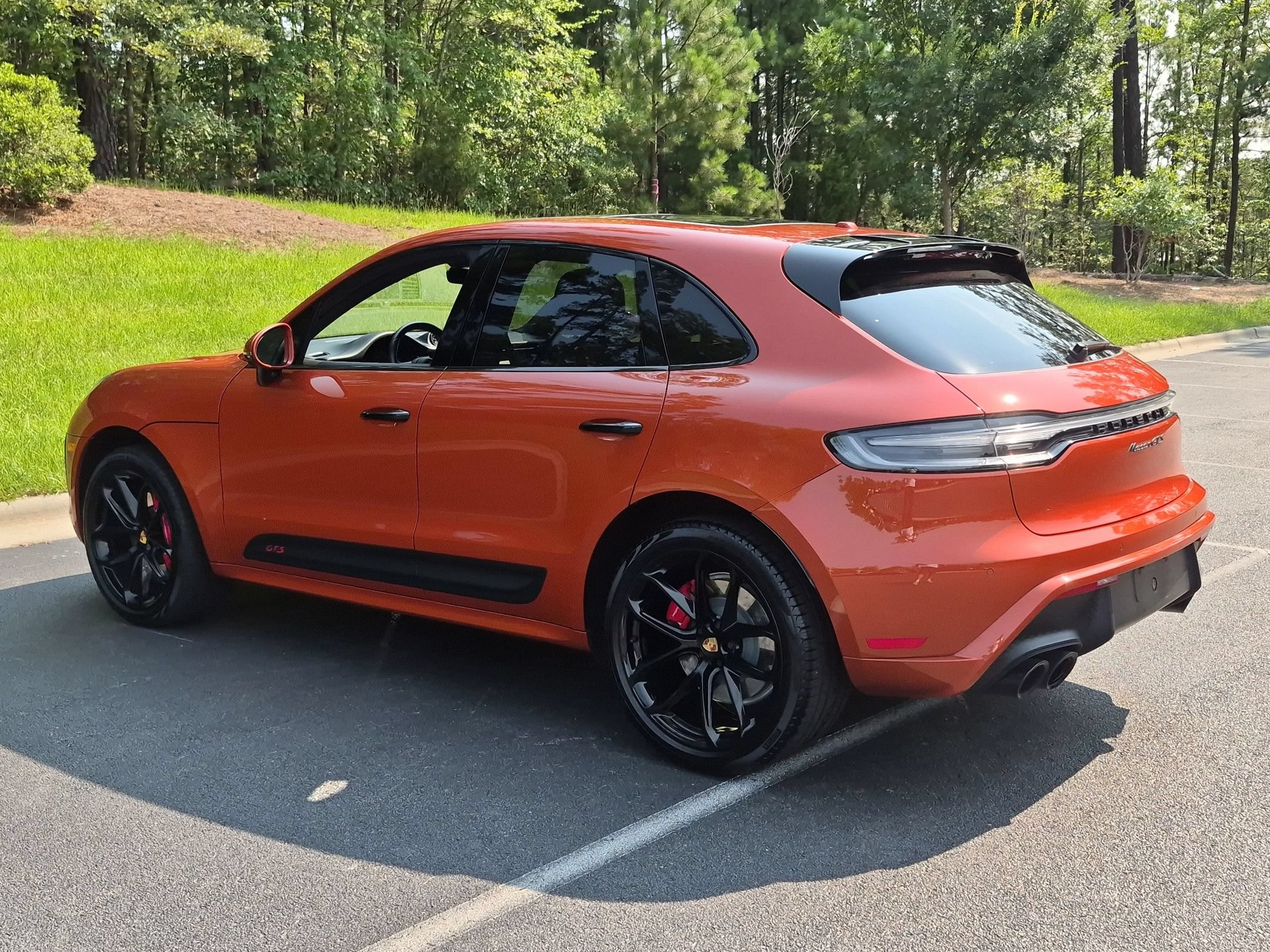 Certified 2023 Porsche Macan GTS AWD/4WD image 3