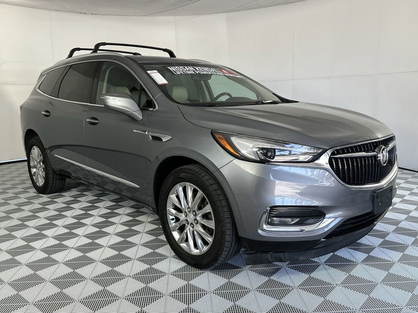Used 2018 Buick Enclave Premium w/ Experience Buick Package AWD/4WD image 2