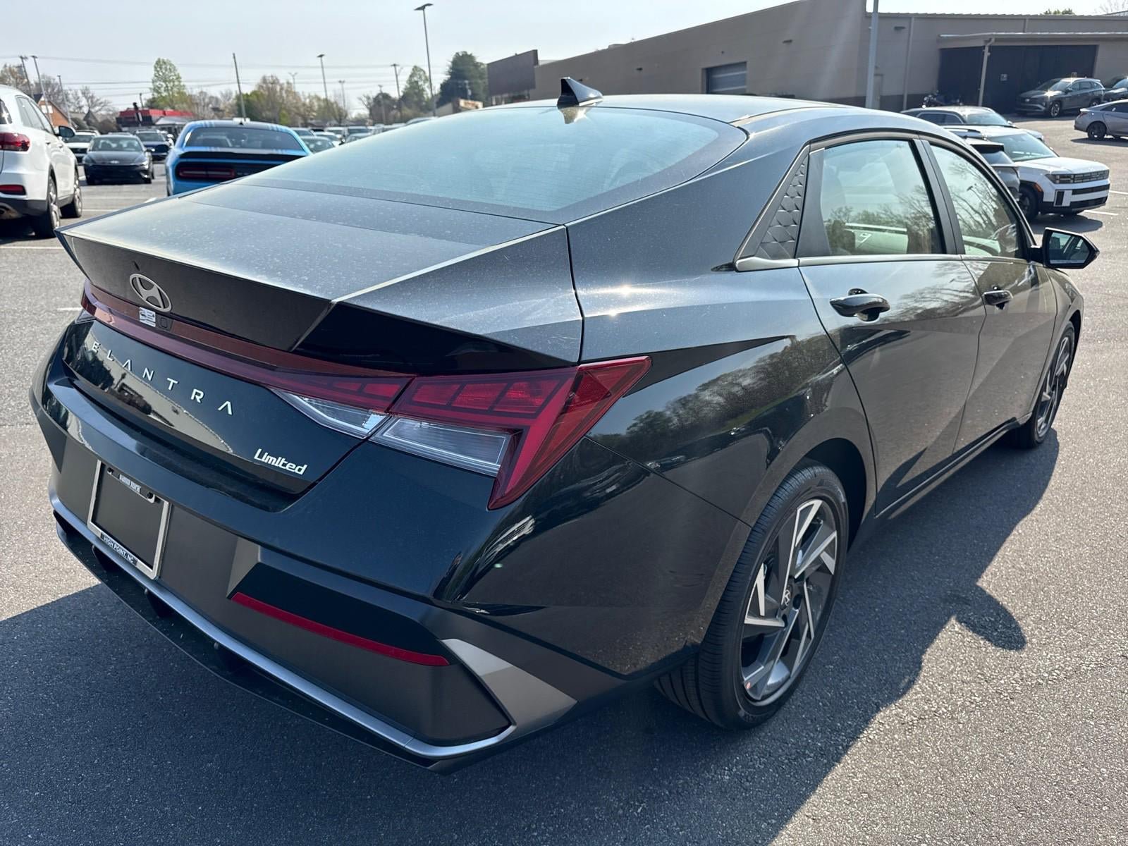 New 2026 Hyundai Elantra Limited w/ Cargo Package FWD image 38
