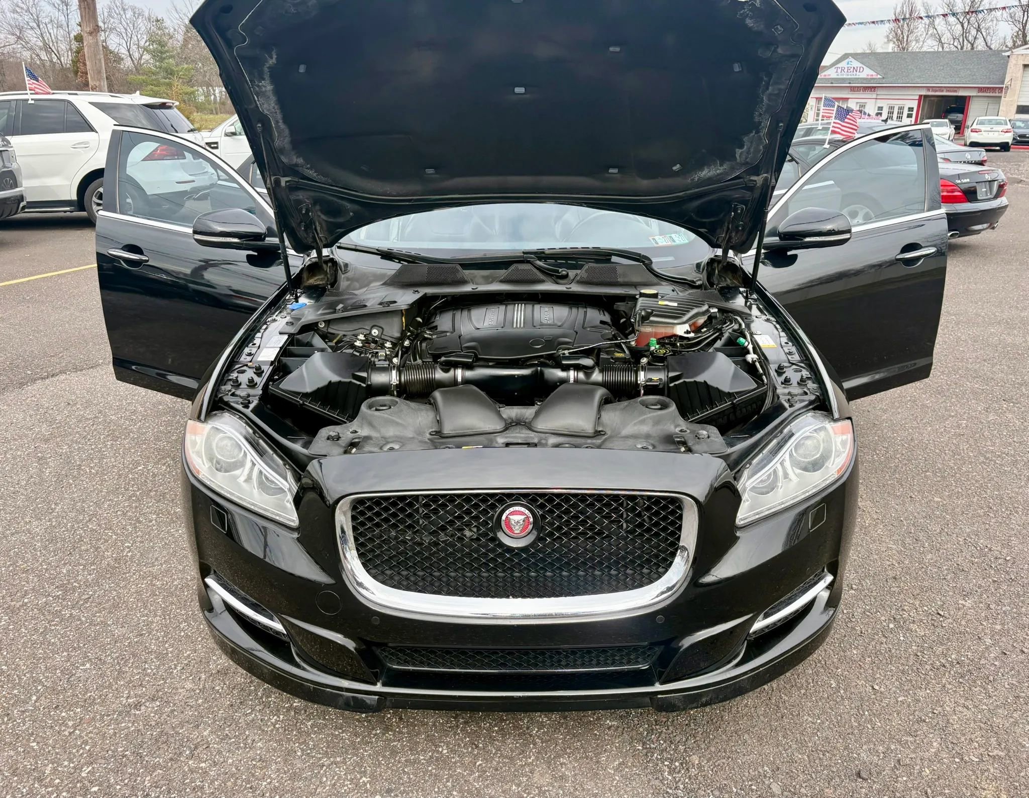 Used 2015 Jaguar XJ Supercharged image 9