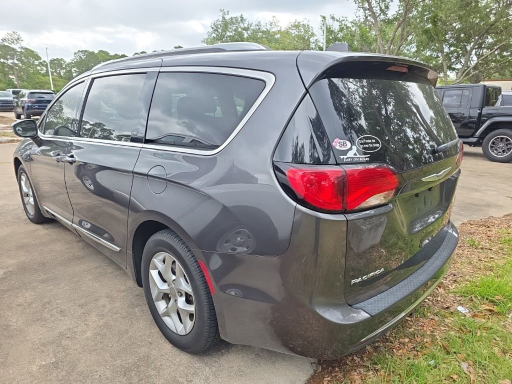 Used 2020 Chrysler Pacifica Limited FWD image 3
