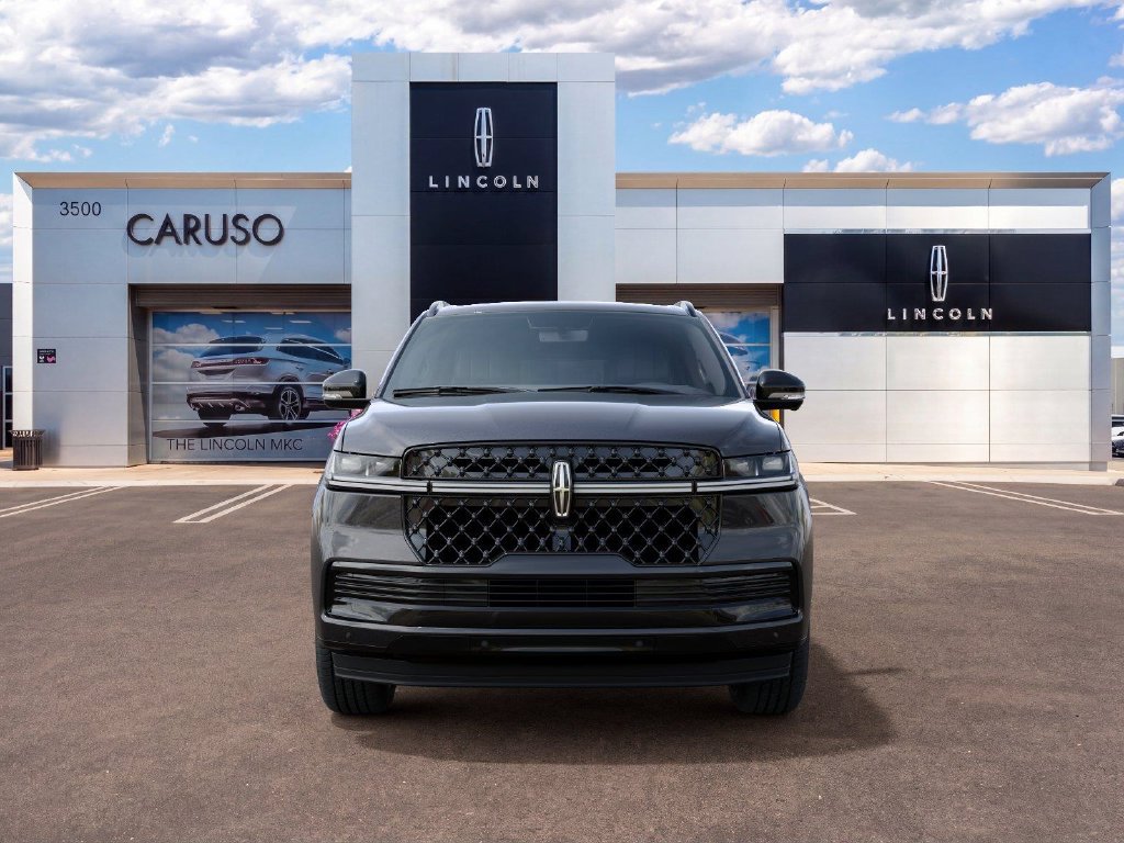 New 2027 Lincoln Navigator Reserve w/ Jet Appearance Package AWD/4WD image 3