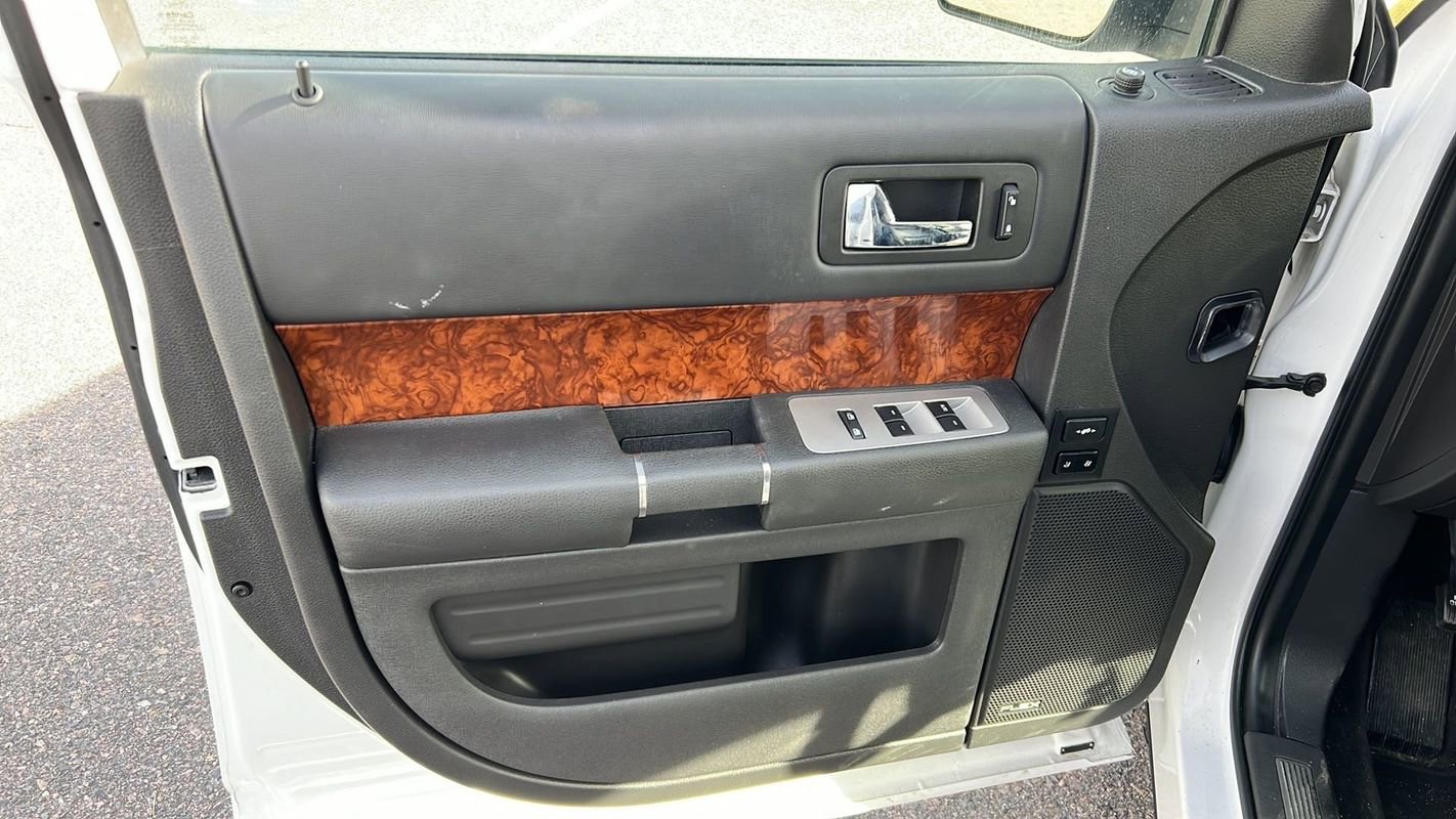 Used 2011 Ford Flex Limited w/ Rapid Spec Order Code image 18