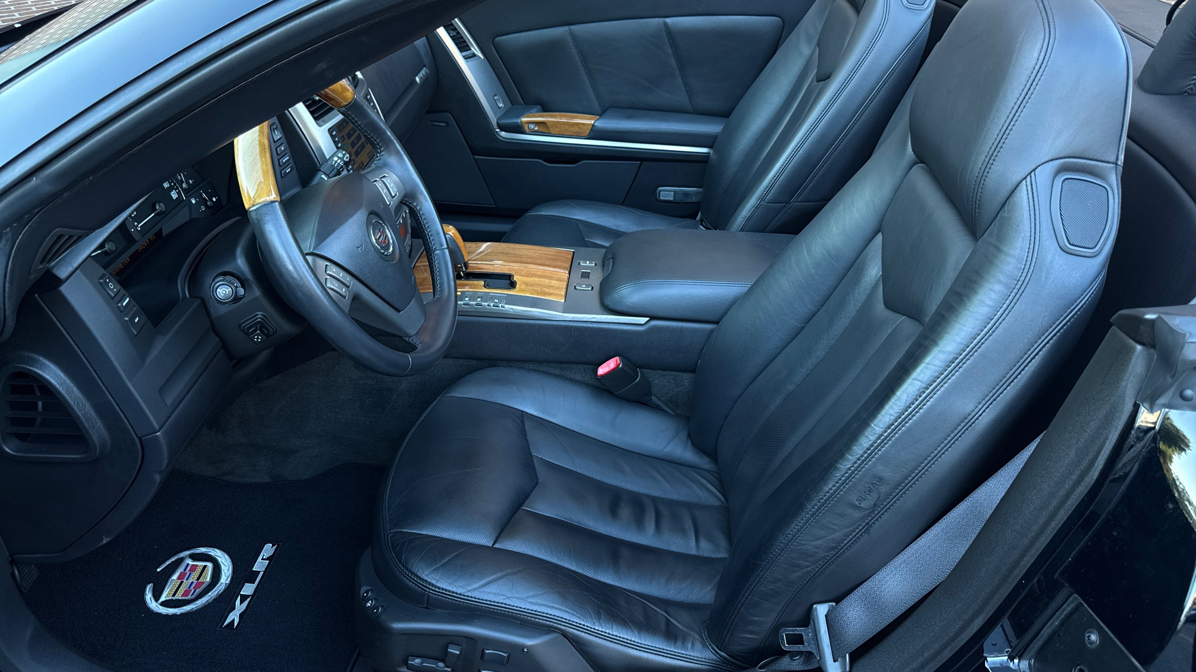 Used 2004 Cadillac XLR image 64