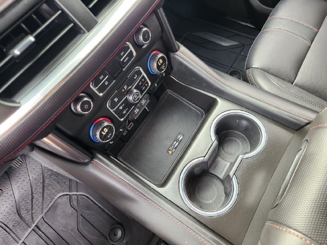 Used 2024 Chevrolet Suburban RST w/ Luxury Package RWD image 19