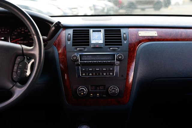 Used 2006 Cadillac DTS Limousine image 40