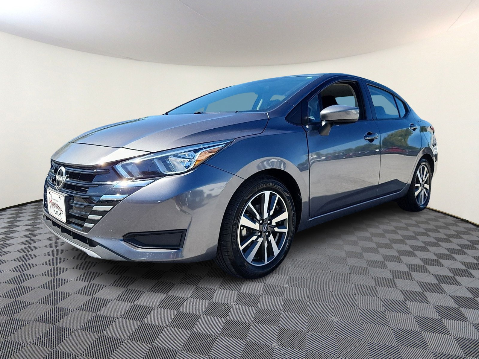 Used 2024 Nissan Versa SV FWD image 3