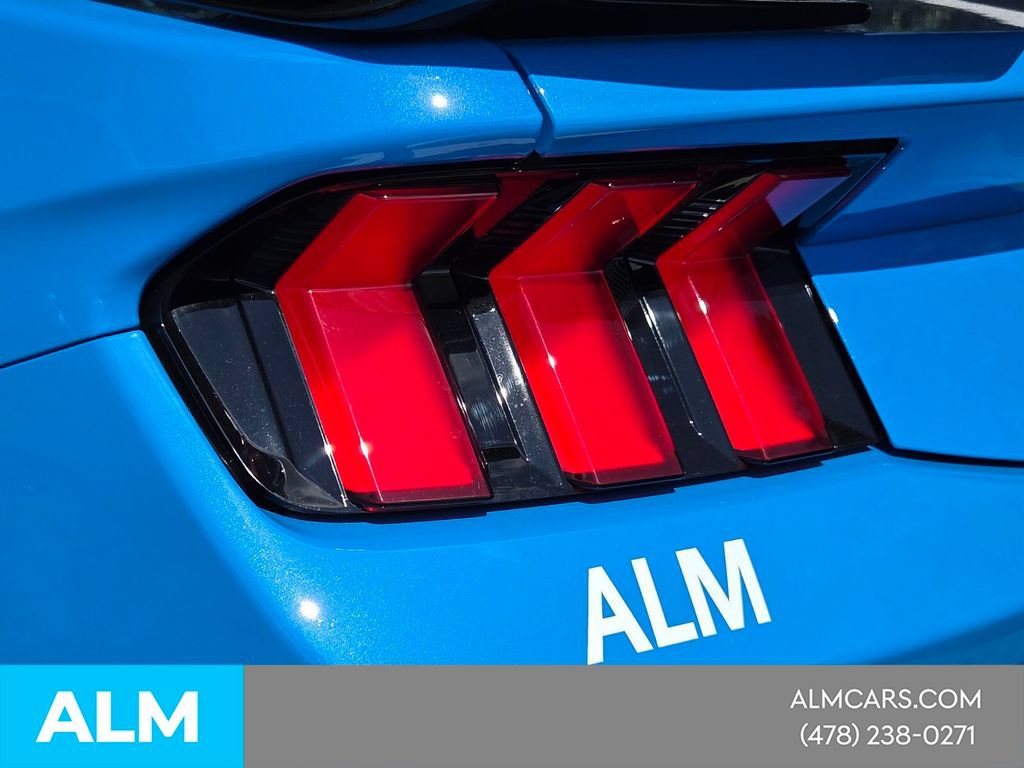 Used 2025 Ford Mustang Dark Horse RWD image 8