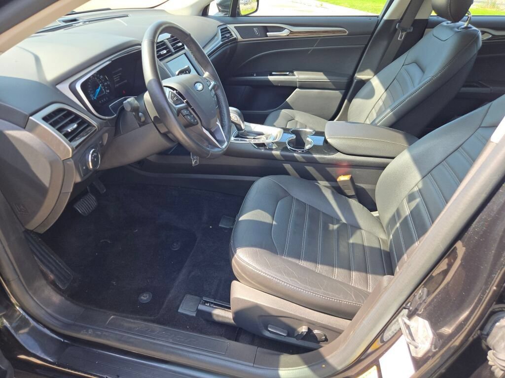 Used 2014 Ford Fusion SE w/ Equipment Group 202A FWD image 20