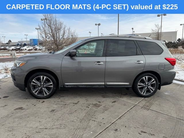 Used 2017 Nissan Pathfinder Platinum image 4