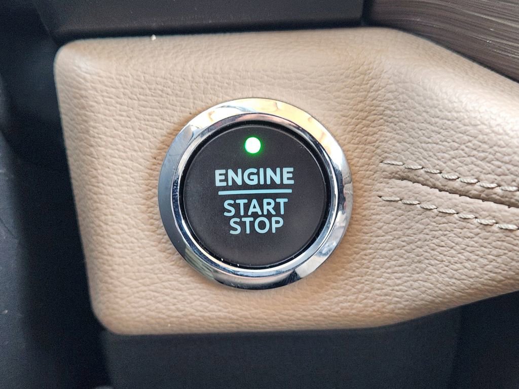 Used 2022 Ford Expedition Limited image 19