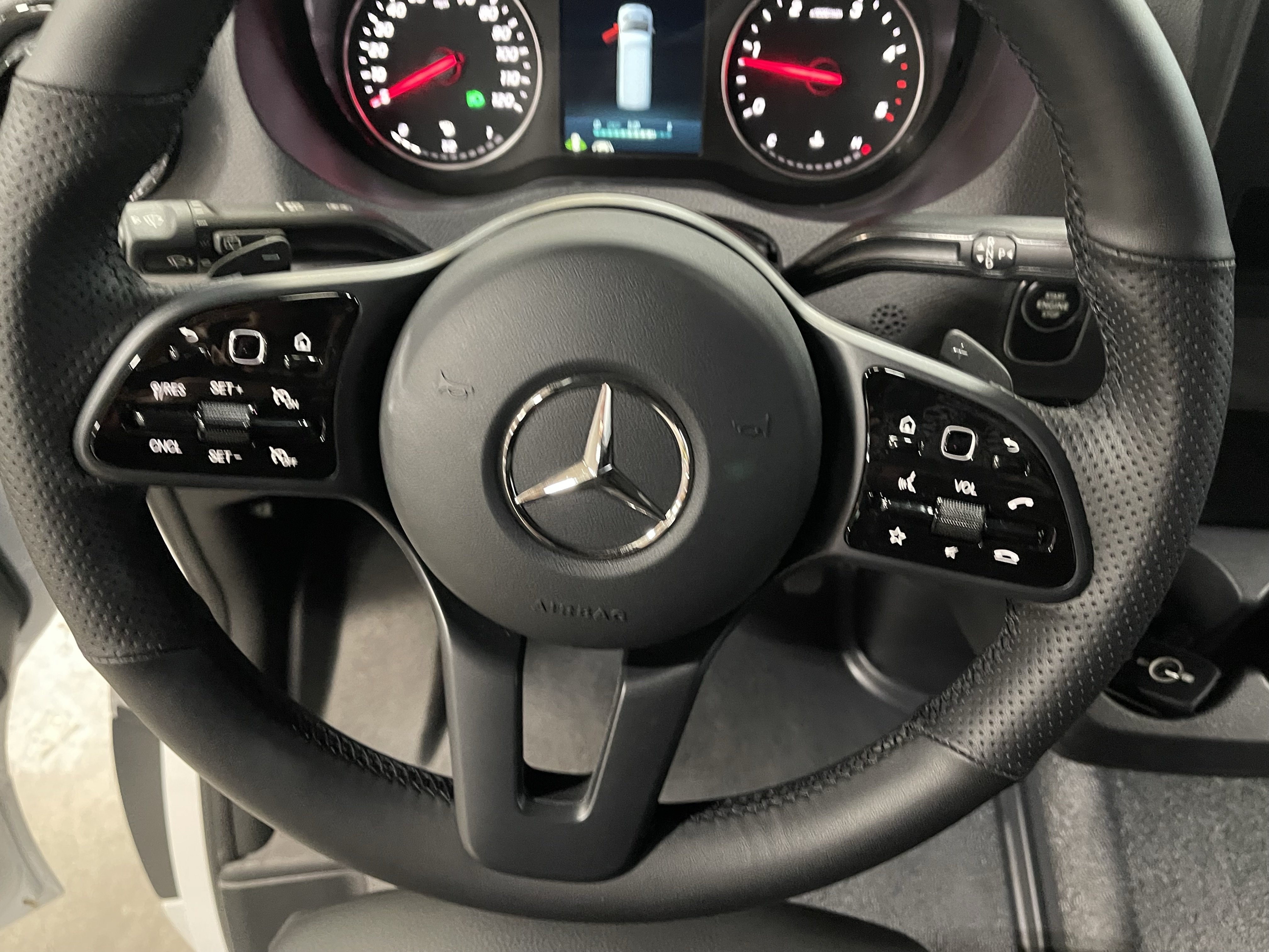 Used 2024 Mercedes-Benz Sprinter 2500 image 17