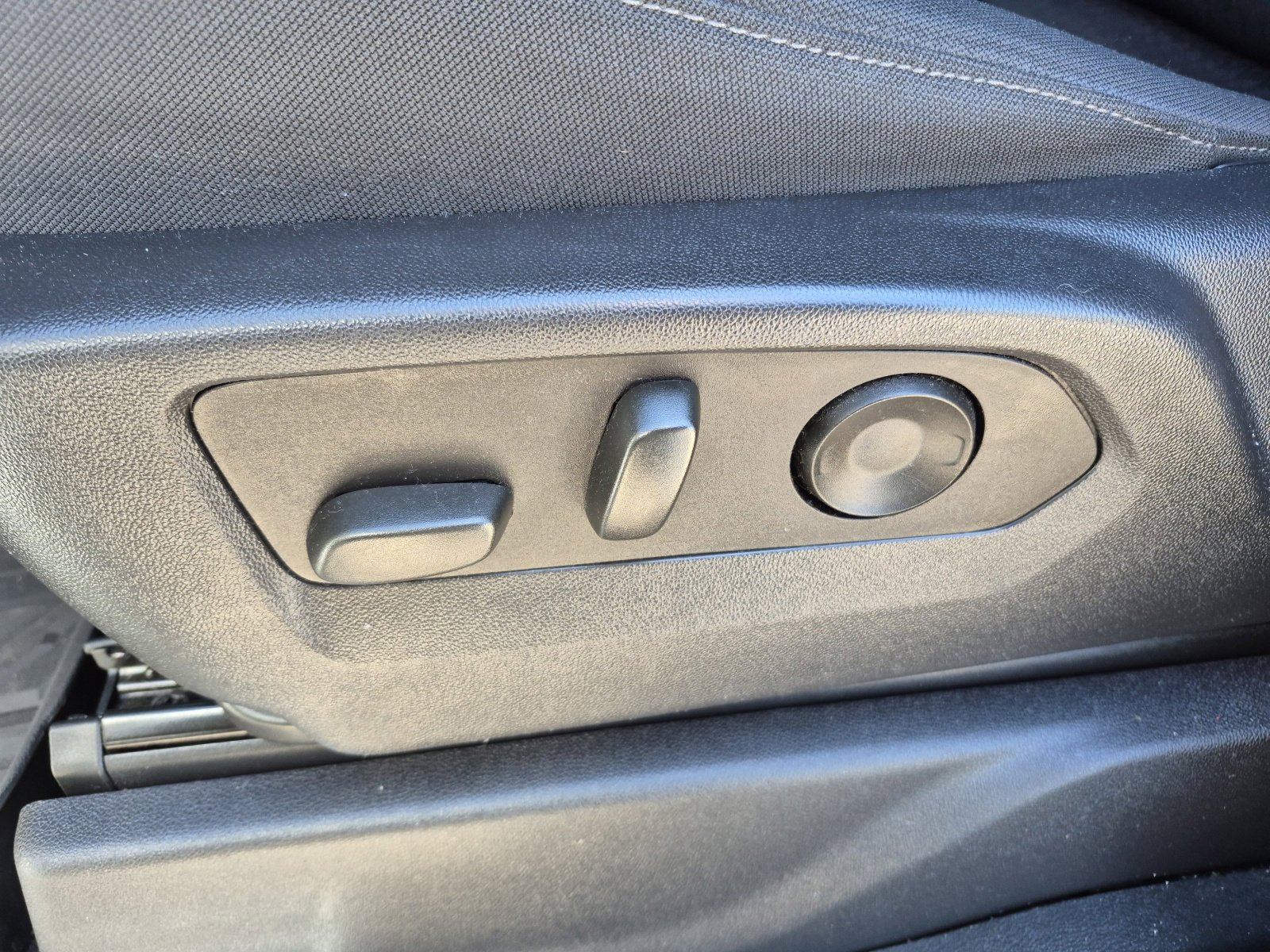 Used 2023 Chevrolet Silverado 1500 LT Trail Boss w/ Protection Package image 15