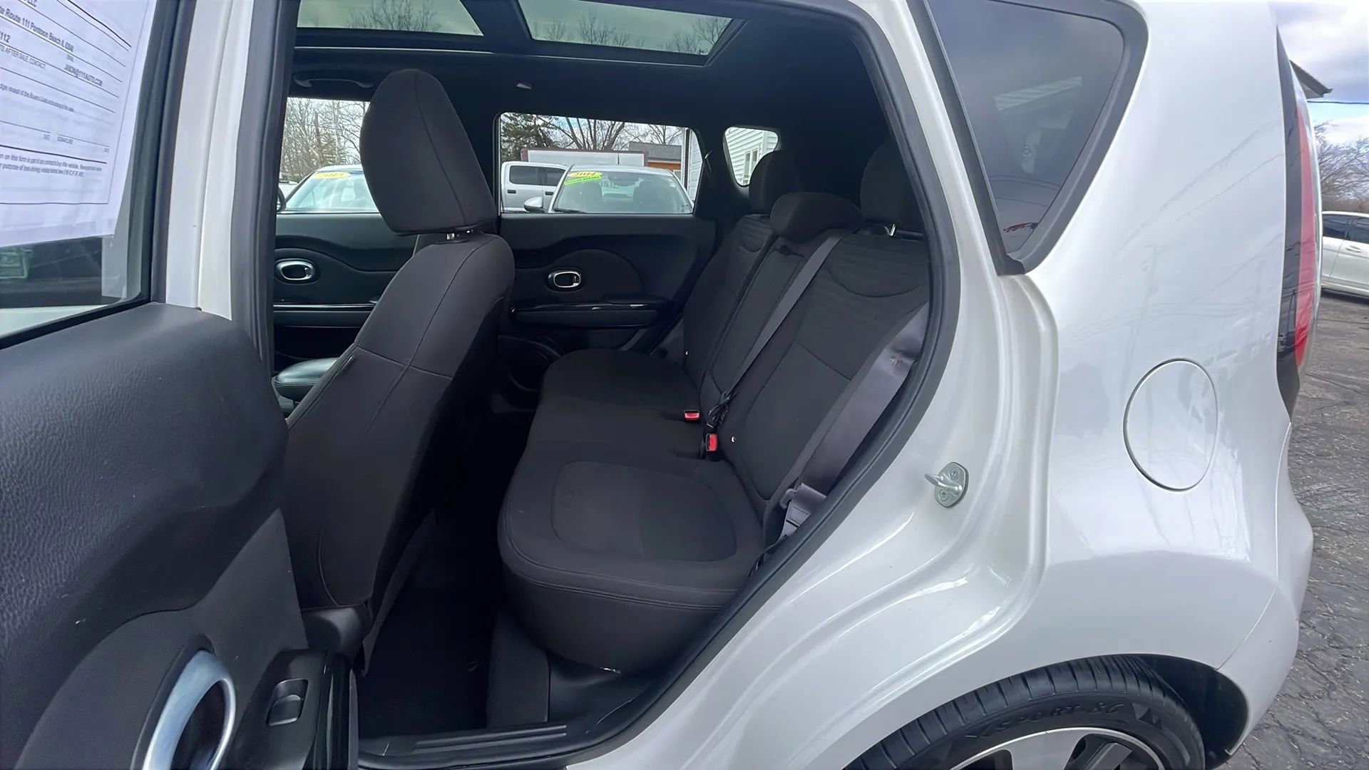 Used 2014 Kia Soul ! w/ Sun & Sound Package image 21