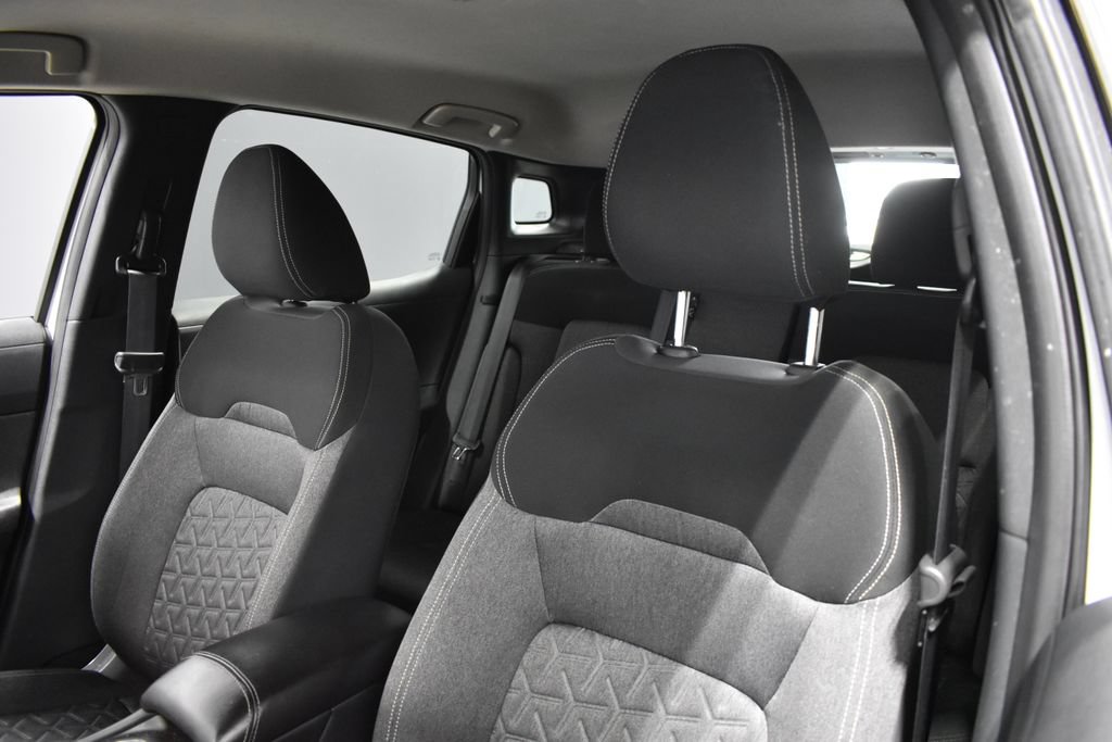 Certified 2025 Nissan Kicks SV AWD/4WD image 16
