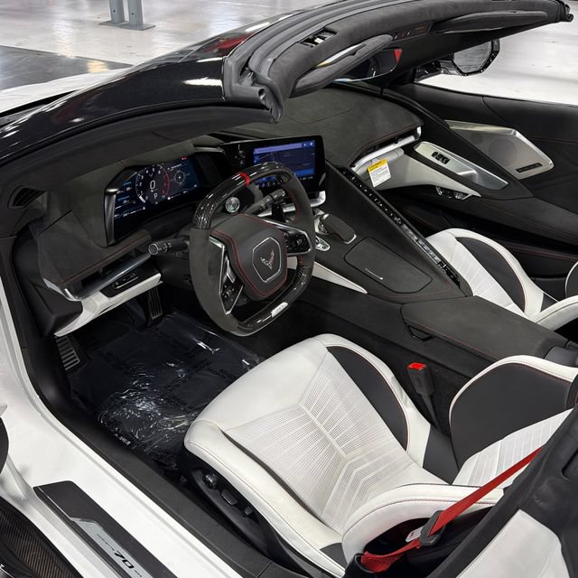 Used 2023 Chevrolet Corvette Z06 w/ Z07 Performance Package RWD image 17